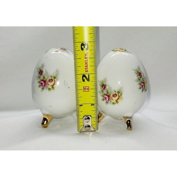 Vintage Porcelain egg-shaped floral salt and pepper shakers set - Picture 4 of 4